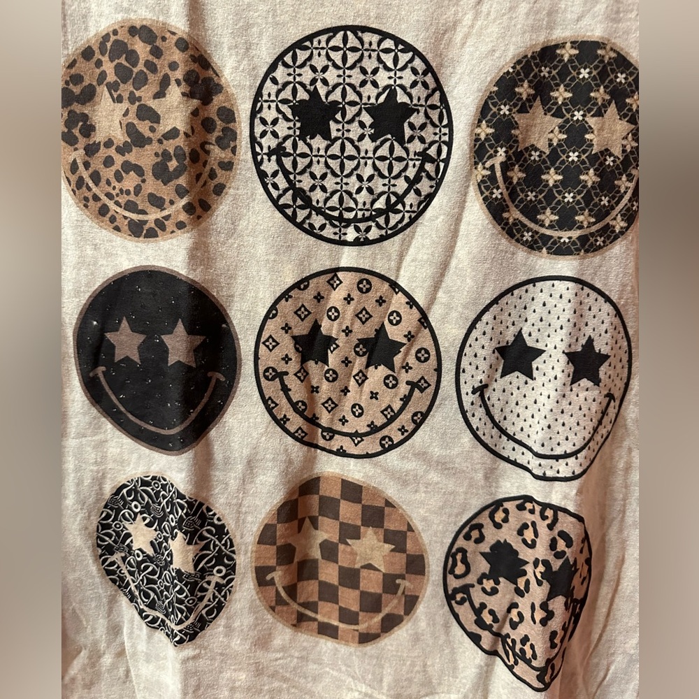Mineral wash multi happy faces tee